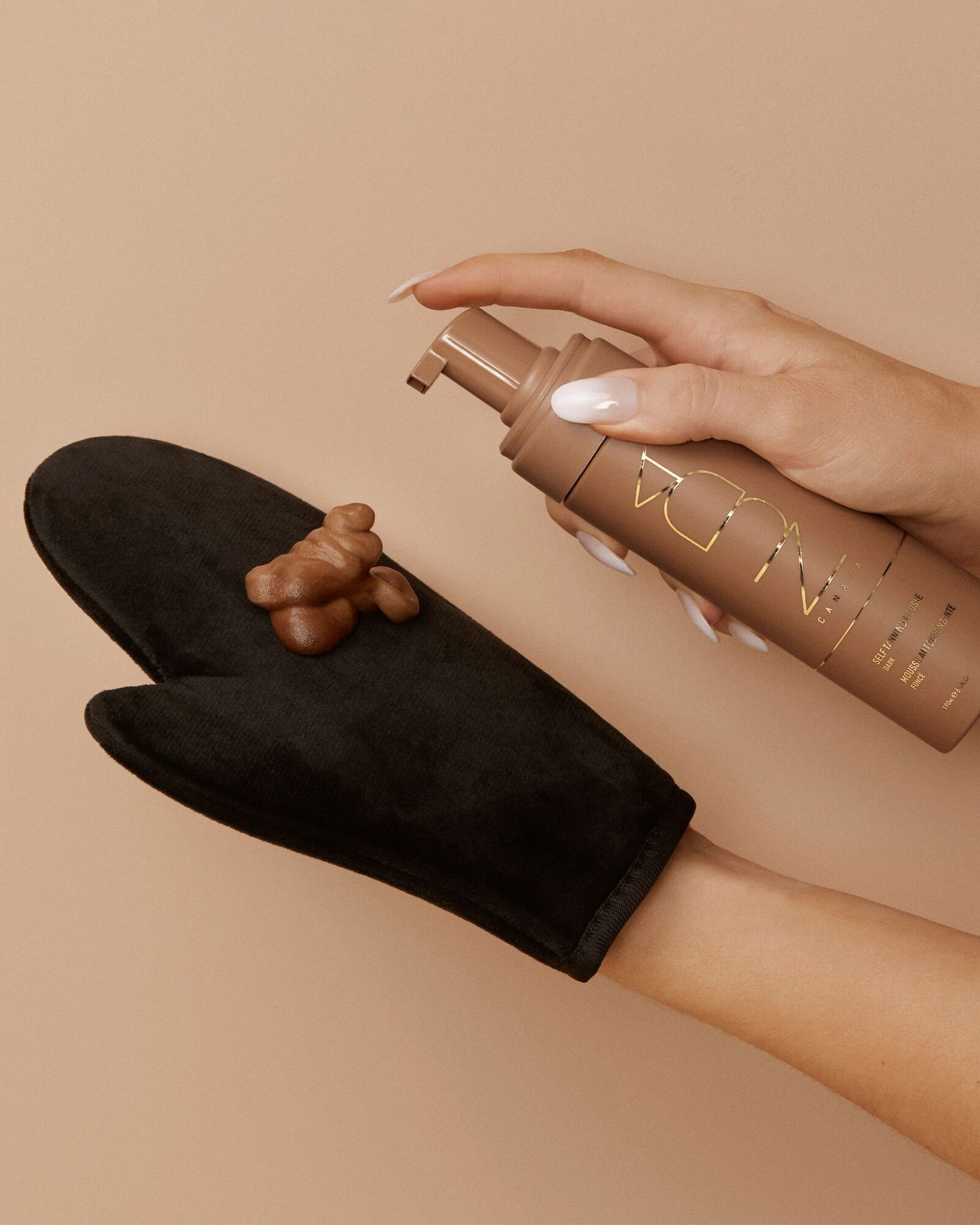NUDA Self Tanning Mitt