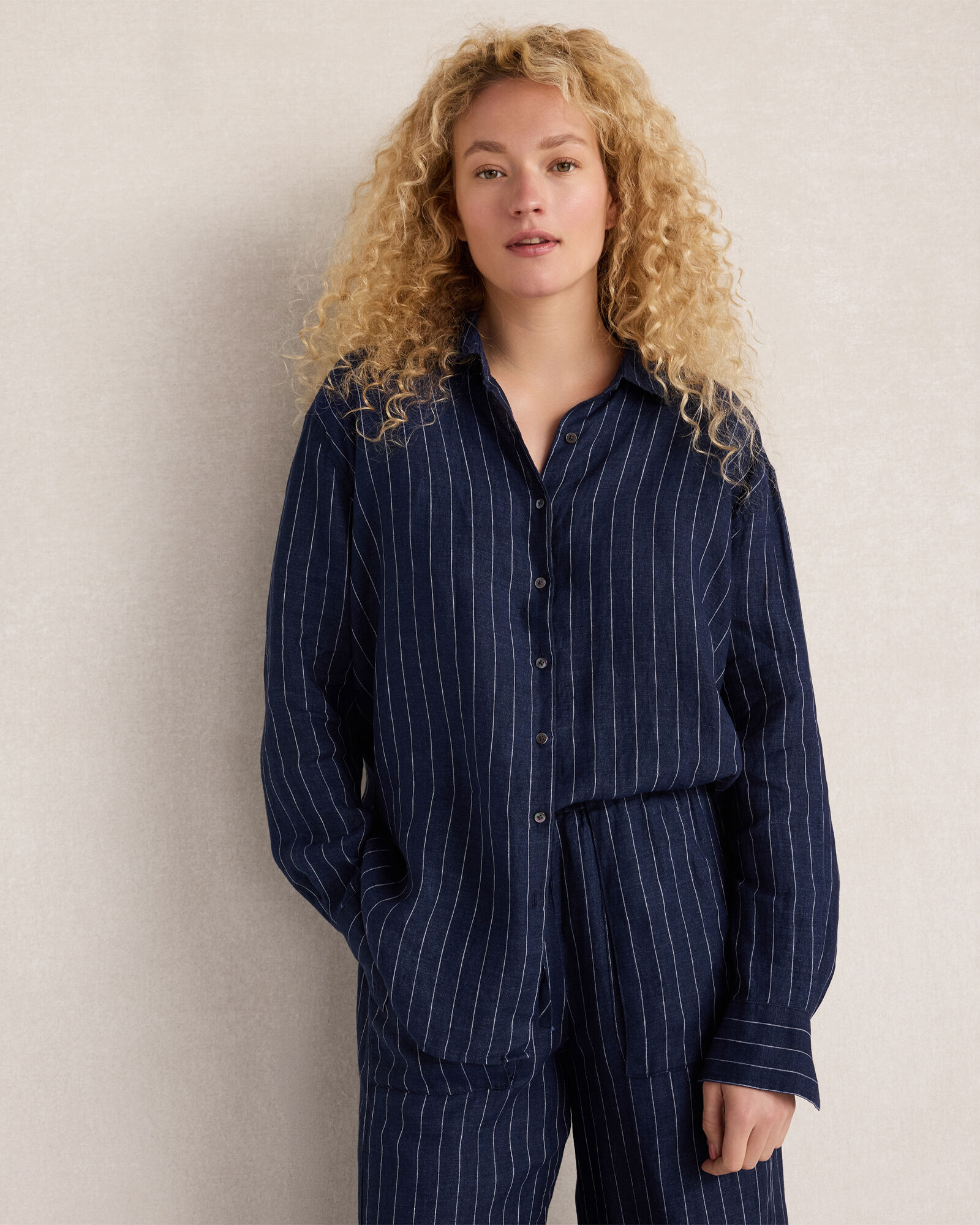 The Daily Shirt in D&eacute;lav&eacute; Linen Pinstripe